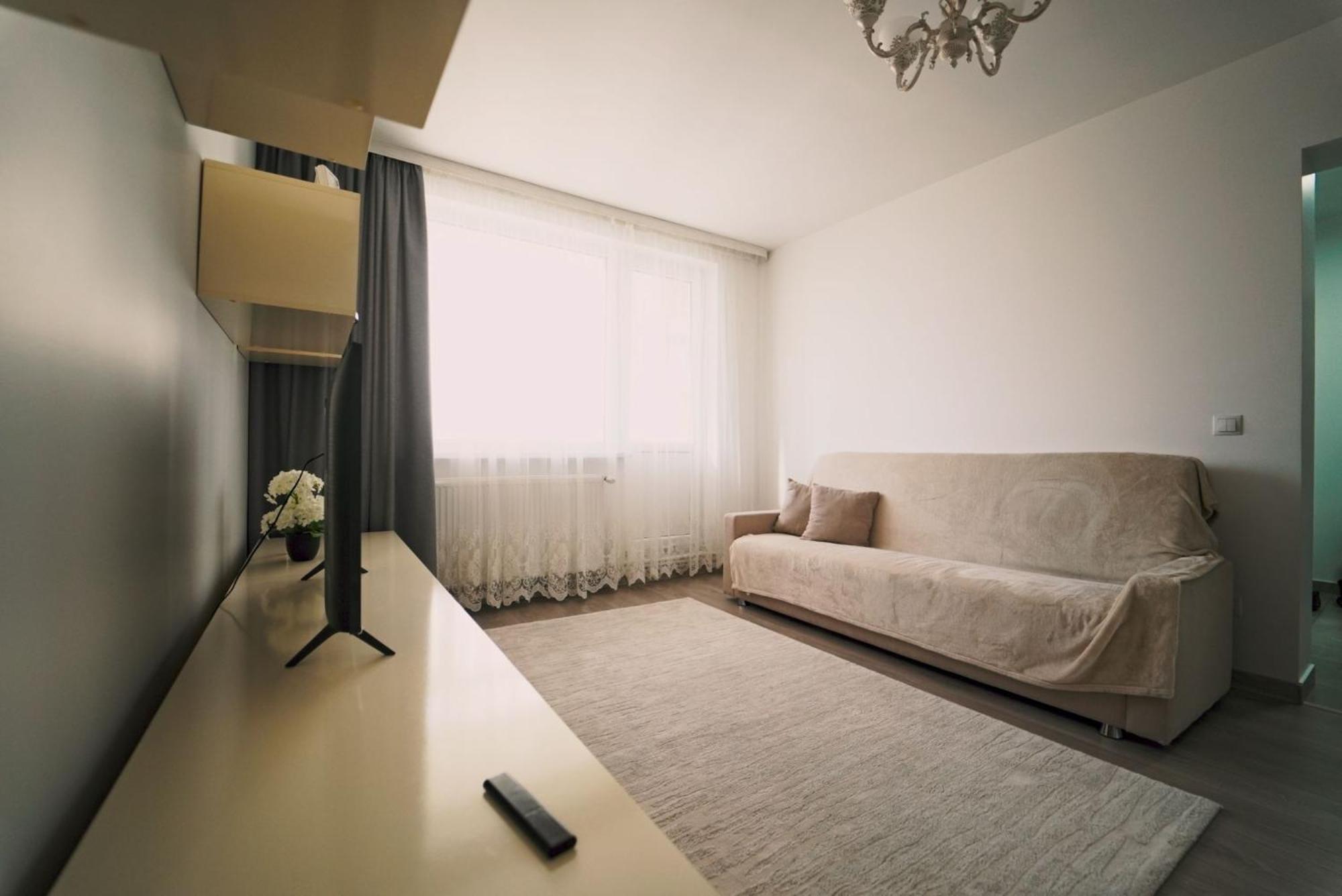 Luxury Apartament Ultracentral Of Suceava Esplanada Buitenkant foto