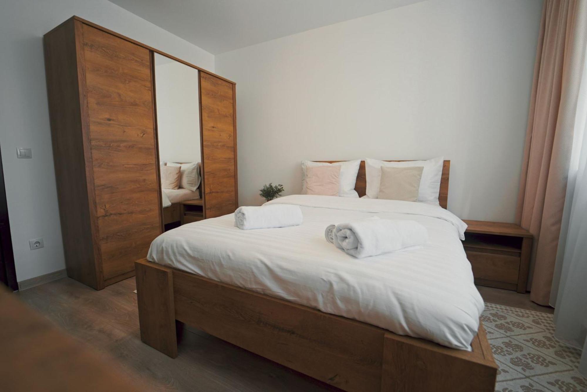 Luxury Apartament Ultracentral Of Suceava Esplanada Buitenkant foto